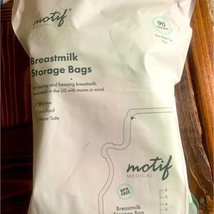 Motif breastmilk bags 90 count